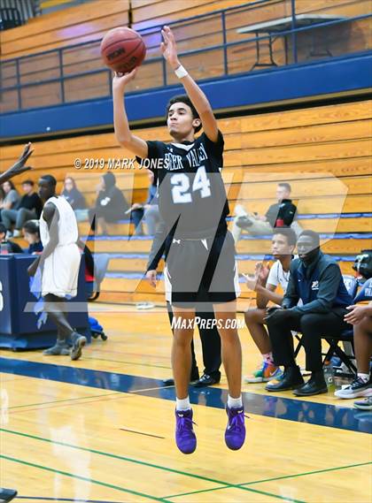 Thumbnail 1 in Apollo vs. Deer Valley (Sunnyslope Hoopsgiving Tournament) photogallery.