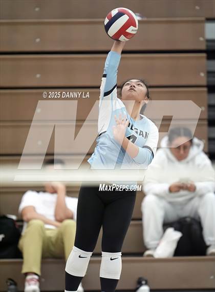 Thumbnail 3 in Georgetown Visitation Prep vs. Charles J. Colgan photogallery.