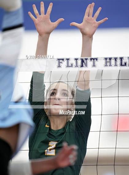 Thumbnail 2 in Georgetown Visitation Prep vs. Charles J. Colgan photogallery.