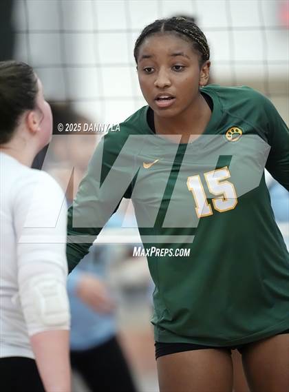 Thumbnail 1 in Georgetown Visitation Prep vs. Charles J. Colgan photogallery.