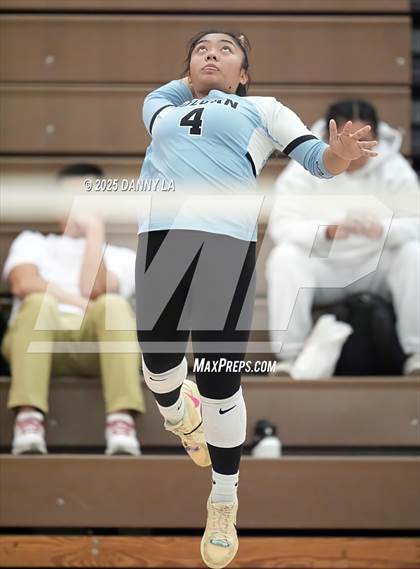 Thumbnail 2 in Georgetown Visitation Prep vs. Charles J. Colgan photogallery.