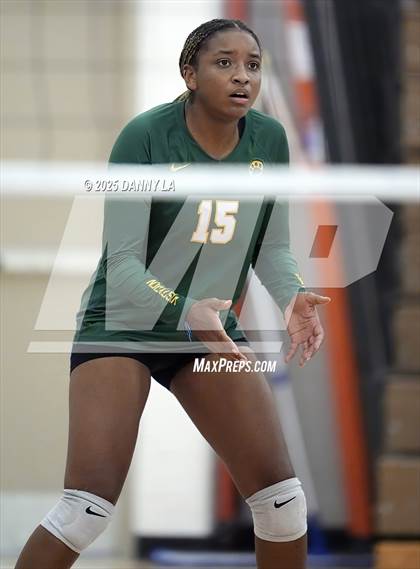 Thumbnail 2 in Georgetown Visitation Prep vs. Charles J. Colgan photogallery.