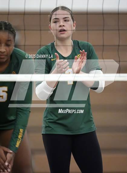 Thumbnail 1 in Georgetown Visitation Prep vs. Charles J. Colgan photogallery.
