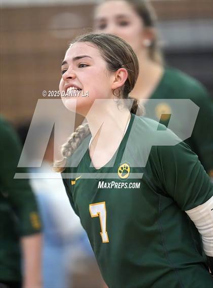 Thumbnail 3 in Georgetown Visitation Prep vs. Charles J. Colgan photogallery.