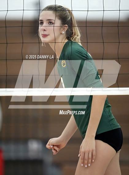 Thumbnail 2 in Georgetown Visitation Prep vs. Charles J. Colgan photogallery.