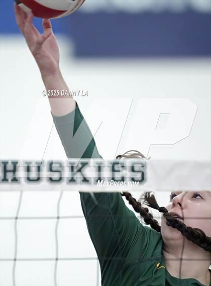 Thumbnail 2 in Georgetown Visitation Prep vs. Charles J. Colgan photogallery.