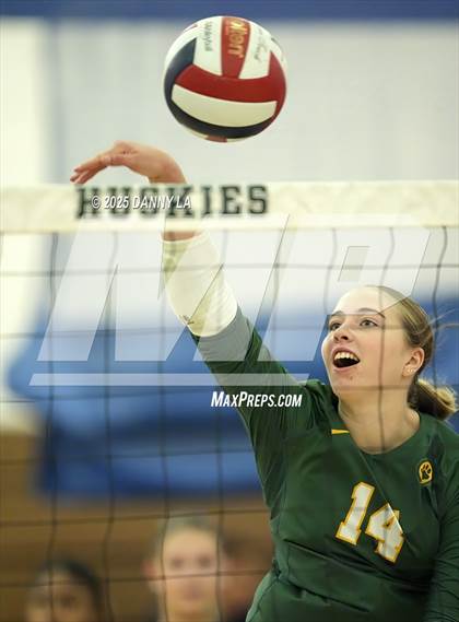 Thumbnail 1 in Georgetown Visitation Prep vs. Charles J. Colgan photogallery.