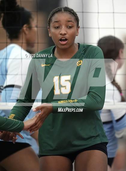 Thumbnail 2 in Georgetown Visitation Prep vs. Charles J. Colgan photogallery.