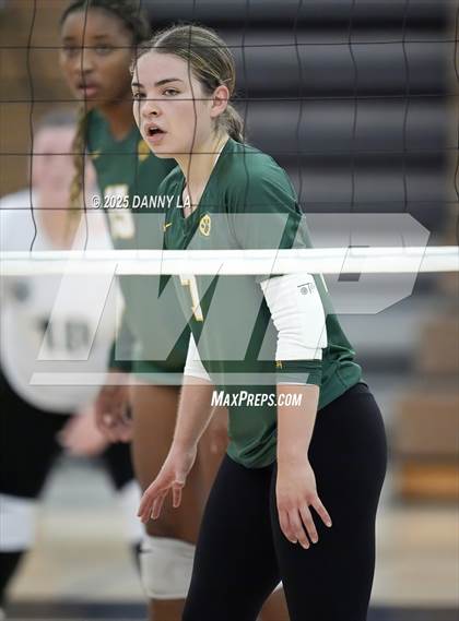Thumbnail 3 in Georgetown Visitation Prep vs. Charles J. Colgan photogallery.