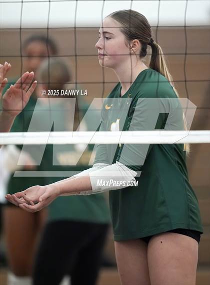 Thumbnail 3 in Georgetown Visitation Prep vs. Charles J. Colgan photogallery.