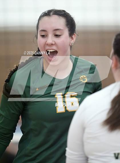 Thumbnail 3 in Georgetown Visitation Prep vs. Charles J. Colgan photogallery.