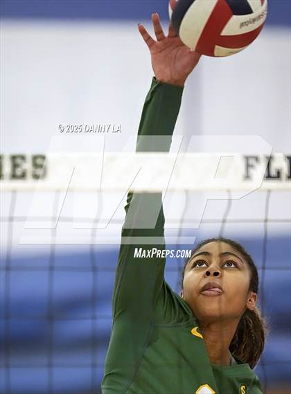 Thumbnail 3 in Georgetown Visitation Prep vs. Charles J. Colgan photogallery.