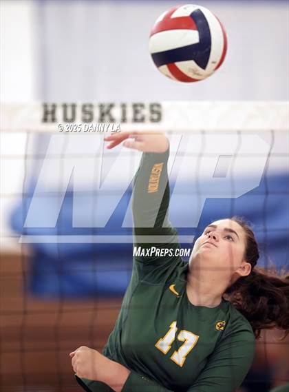Thumbnail 1 in Georgetown Visitation Prep vs. Charles J. Colgan photogallery.