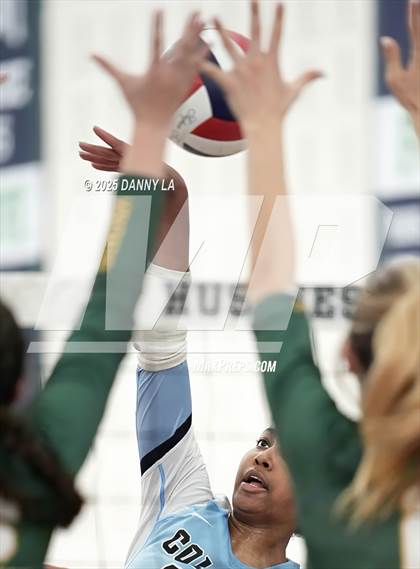 Thumbnail 2 in Georgetown Visitation Prep vs. Charles J. Colgan photogallery.