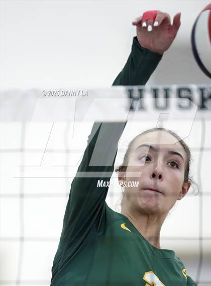 Thumbnail 1 in Georgetown Visitation Prep vs. Charles J. Colgan photogallery.