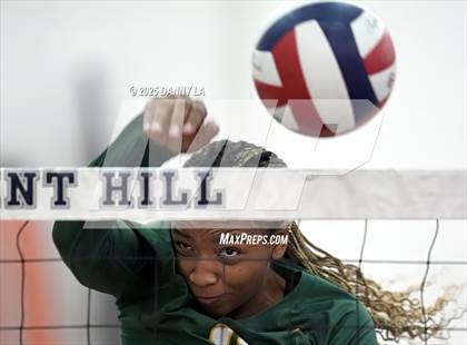 Thumbnail 2 in Georgetown Visitation Prep vs. Charles J. Colgan photogallery.