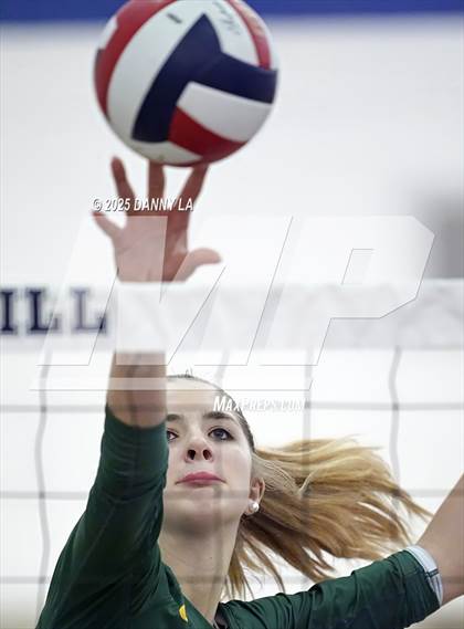 Thumbnail 2 in Georgetown Visitation Prep vs. Charles J. Colgan photogallery.