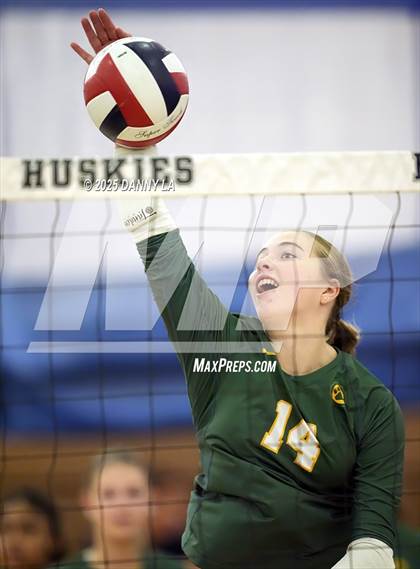 Thumbnail 3 in Georgetown Visitation Prep vs. Charles J. Colgan photogallery.