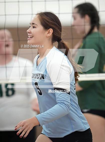 Thumbnail 2 in Georgetown Visitation Prep vs. Charles J. Colgan photogallery.