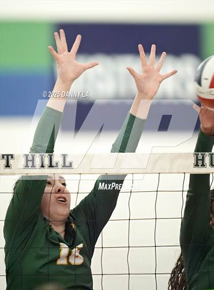 Thumbnail 1 in Georgetown Visitation Prep vs. Charles J. Colgan photogallery.