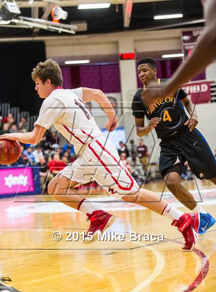 Thumbnail 2 in Archbishop Carroll vs. Simeon (Spalding HoopHall Classic) photogallery.