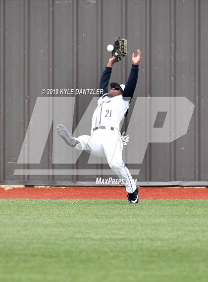 Thumbnail 3 in McKinney Christian Academy vs Bishop Lynch (Texas Private School Classic) photogallery.