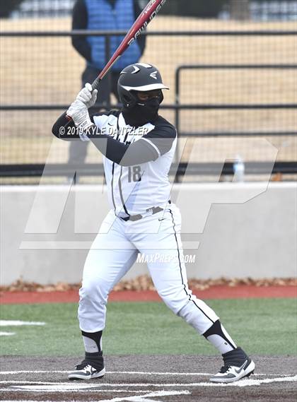 Thumbnail 3 in McKinney Christian Academy vs Bishop Lynch (Texas Private School Classic) photogallery.