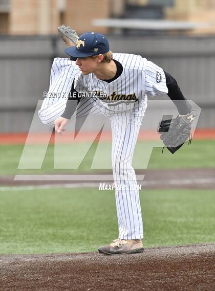 Thumbnail 3 in McKinney Christian Academy vs Bishop Lynch (Texas Private School Classic) photogallery.