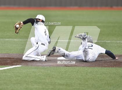 Thumbnail 1 in McKinney Christian Academy vs Bishop Lynch (Texas Private School Classic) photogallery.