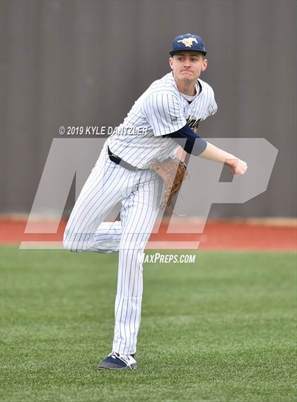 Thumbnail 3 in McKinney Christian Academy vs Bishop Lynch (Texas Private School Classic) photogallery.