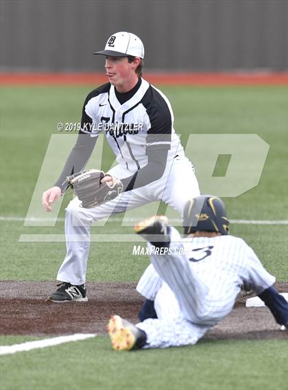 Thumbnail 3 in McKinney Christian Academy vs Bishop Lynch (Texas Private School Classic) photogallery.