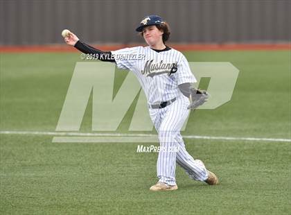 Thumbnail 2 in McKinney Christian Academy vs Bishop Lynch (Texas Private School Classic) photogallery.