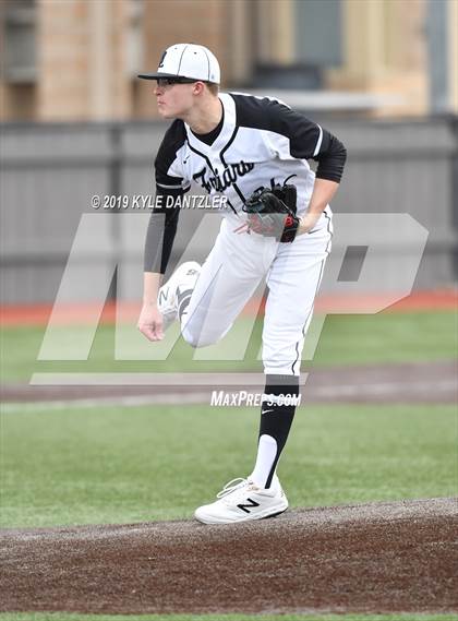 Thumbnail 2 in McKinney Christian Academy vs Bishop Lynch (Texas Private School Classic) photogallery.