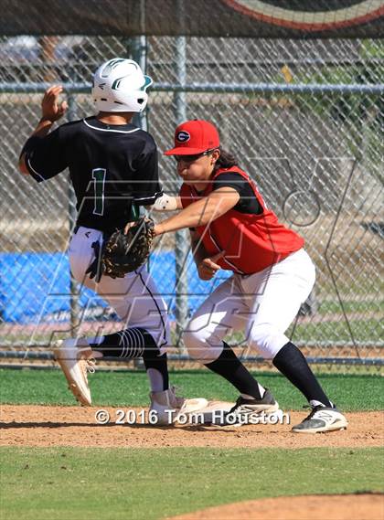 Thumbnail 1 in Glendora vs. Bonita photogallery.