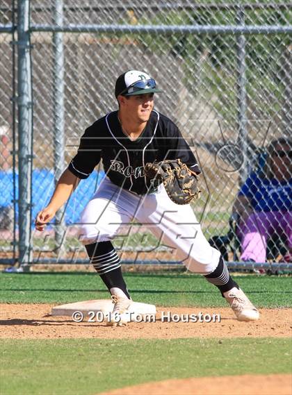 Thumbnail 2 in Glendora vs. Bonita photogallery.