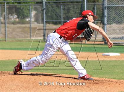 Thumbnail 1 in Glendora vs. Bonita photogallery.