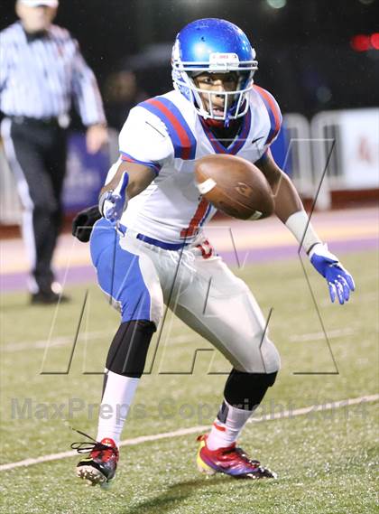 Thumbnail 2 in Ensworth vs. MUS (TSSAA Division II Class AA BlueCross Bowl)  photogallery.