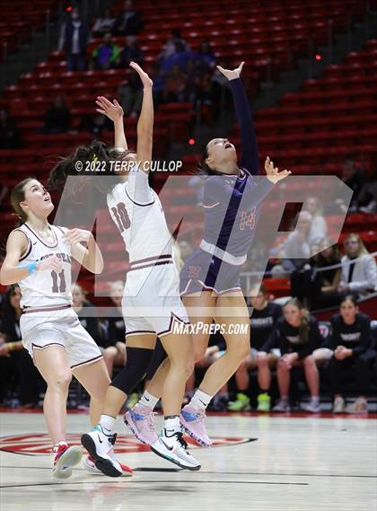 Thumbnail 3 in Herriman vs. Lone Peak (UHSAA 6A Semifinal) photogallery.