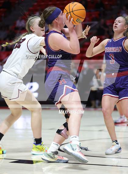 Thumbnail 1 in Herriman vs. Lone Peak (UHSAA 6A Semifinal) photogallery.