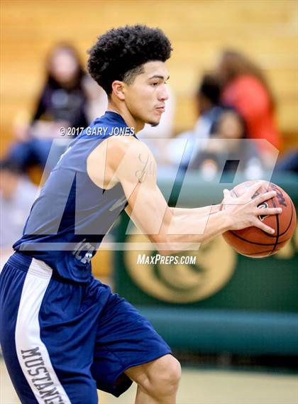 Thumbnail 3 in Florin vs Venture Academy (NIKE Elk Grove vs Stockton Challenge) photogallery.