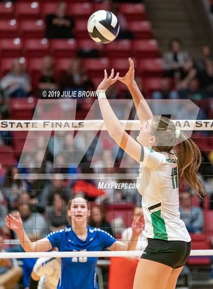 Thumbnail 2 in New Castle vs. Hamilton Southeastern (IHSAA 4A State Final) photogallery.