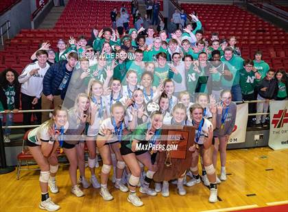 Thumbnail 2 in New Castle vs. Hamilton Southeastern (IHSAA 4A State Final) photogallery.