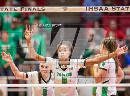 Thumbnail 2 in New Castle vs. Hamilton Southeastern (IHSAA 4A State Final) photogallery.