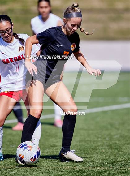 Thumbnail 3 in Roseville vs. Oakdale (CIF SJS D3 Final) photogallery.