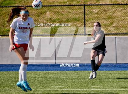 Thumbnail 2 in Roseville vs. Oakdale (CIF SJS D3 Final) photogallery.