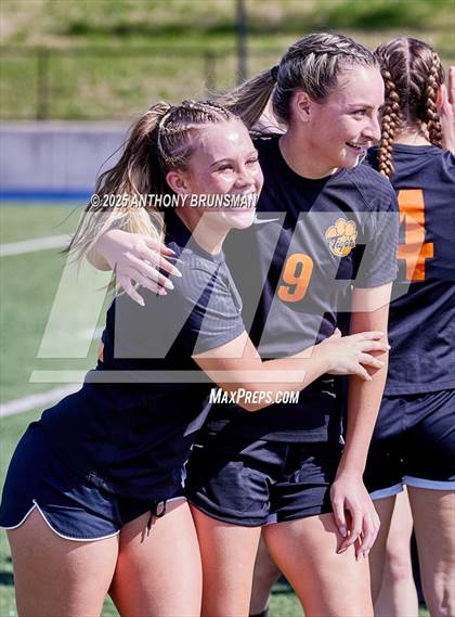 Thumbnail 2 in Roseville vs. Oakdale (CIF SJS D3 Final) photogallery.