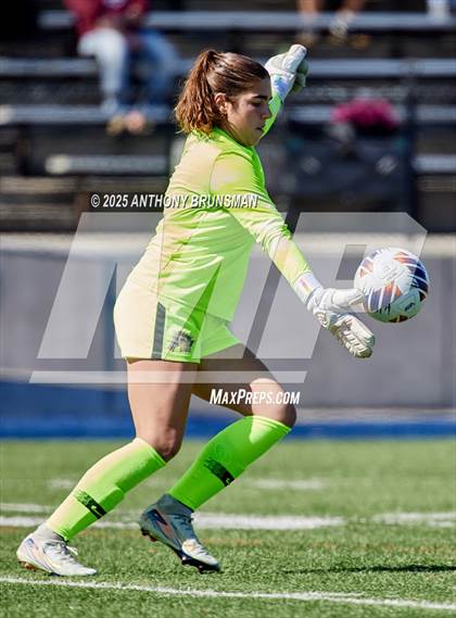 Thumbnail 2 in Roseville vs. Oakdale (CIF SJS D3 Final) photogallery.