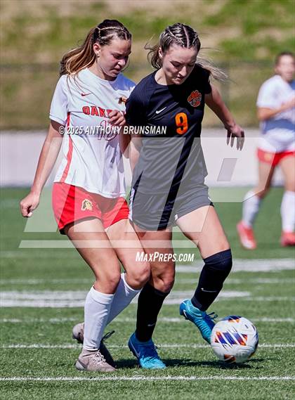 Thumbnail 1 in Roseville vs. Oakdale (CIF SJS D3 Final) photogallery.
