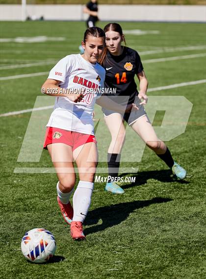 Thumbnail 3 in Roseville vs. Oakdale (CIF SJS D3 Final) photogallery.