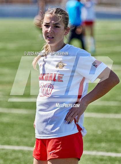 Thumbnail 3 in Roseville vs. Oakdale (CIF SJS D3 Final) photogallery.